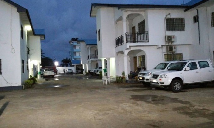 Monrovia Casa | Totalmente amueblado y mantenido apartamento de 1 cama diez