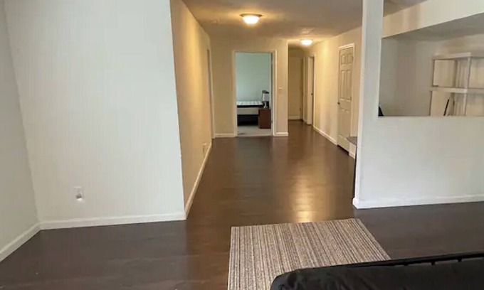 Hudson Apartamento | Fully furnished walkout basement apartment with 2 bedrooms, 1 bathroom, kitchen.