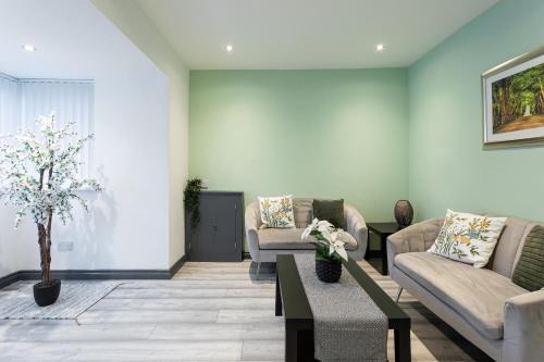 Belfast Casa | Fully Refurbished North Belfast Home 2