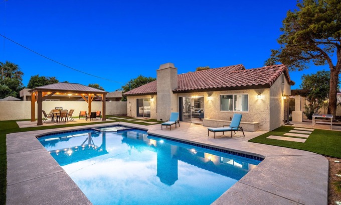 Bermuda Dunes Casa | Fully Remodeled, Clean and Cozy, with FREE POOL/SPA HEATING.