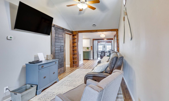 Craig Beach Cabaña | Fully Remodeled Cottage: Walk to Lake Milton Beach