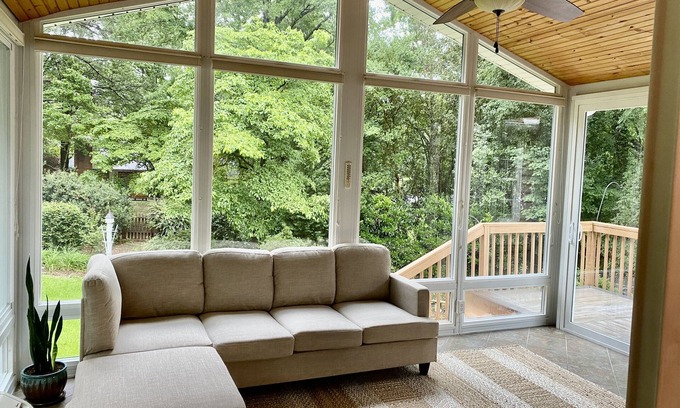 Sanford Casa | Fully Remodeled Home w/Fenced Private Backyard