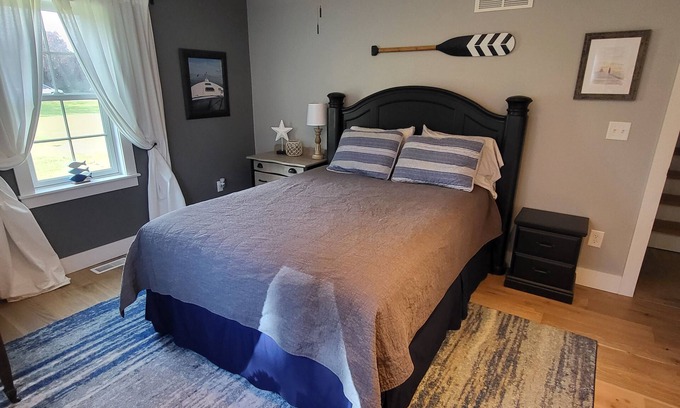 Curtice Casa | Fully remodeled house 5 min from Lake Erie, large yard.