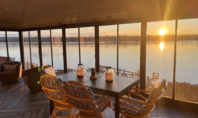 Utica Casa | Fully Remodeled Exquisite Louisville Area Tranquil Riverfront Home!