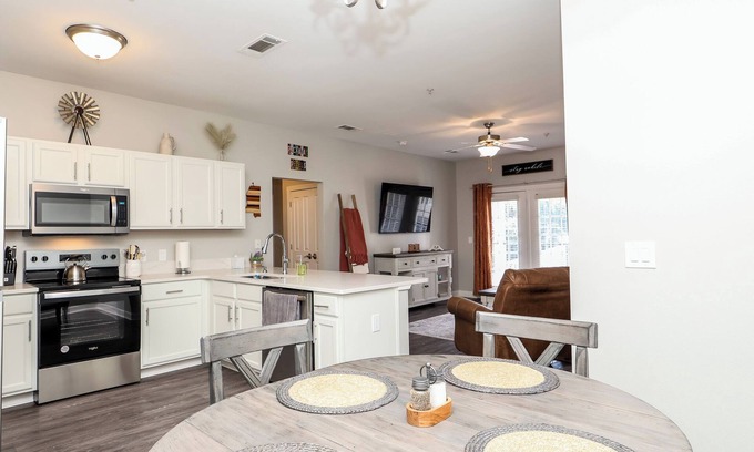 Oxford Condominio | Fully Renovated 2BR Condo walking distance to Ole Miss Campus!