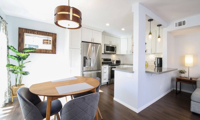 North Park Casa | Fully Renovated 3-Story Townhome - 93 Walk Score