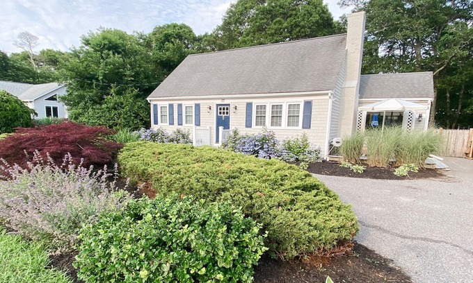 East Falmouth Cabaña | Fully renovated 4-bedroom in private community with pool & close to beach