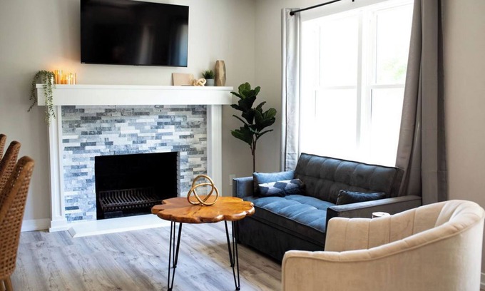 Overland Park Casa | Fully renovated 4 bedroom home in Downtown Overland Park!