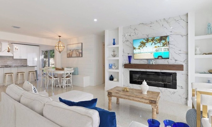 Vero Beach Casa | Fully Renovated Coastal Castle