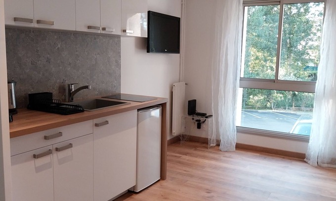 Vaux-sur-Mer Apartamento | Fully renovated studio 50m walk from the beach at NAUZAN Vaux Sur Mer