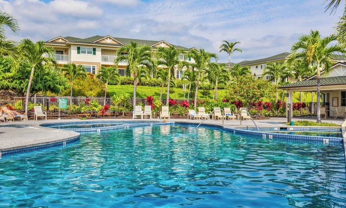 Kahaluu Bay Casa | FULLY RENOVATED UNIT. 3 BDRM, 3 BATH SLEEPS 8. PERFECT FOR GRANDPARENTS