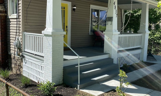 Cincinnati Casa | Fully restored, hardwood floors, Near Lunken airport and Downtown Cincinnati