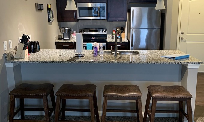 Overland Park Apartamento | Fully Stocked Apartment, Close to Everything!