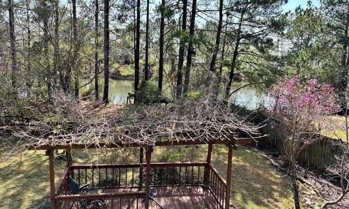 Aiken Casa | Fully-stocked waterfront getaway in Aiken. Pet-friendly!