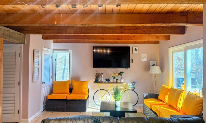 Wellfleet Casa | Nuevo totalmente renovado 4BR 2. 5 B a pie de la playa del estanque del centro AC Central Ropa de cama incluido