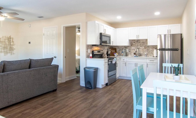 Clearwater Villa | Fully Updated! Dunedin/Clearwater Cottage!