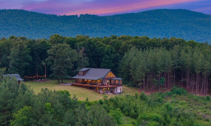 Warfordsburg Cabina | ★ Ver 4 Estados desde la cubierta ★ Capacidad 16 + ★ ★ 210 acres