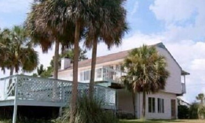 Alligator Point Casa | Ahora reserve la misma casa en un listado diferente. Buscar el número 7826146.
