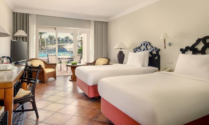 Sharm El Sheikh Complejo | Fun by the Sea | 3 Comfortable Rooms, All-Inclusive Stay with Pools & Kid’s Club