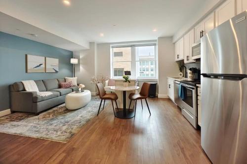 Downtown Jacksonville Apartamento | Fun Cozy 1 Br King Apts - 1 25 Mile Walk to TIAA Bnk Fld
