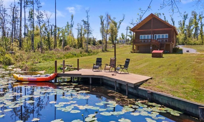 Youngstown Casa | Fun fishing river cabin 23mi to beach with private dock 3BD 2BA