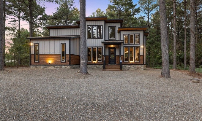 Pickens Cabina | Fun for the family and next door to Escape from Reality cabin
