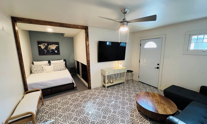Fairmount Cabaña | Fun in The Fort
