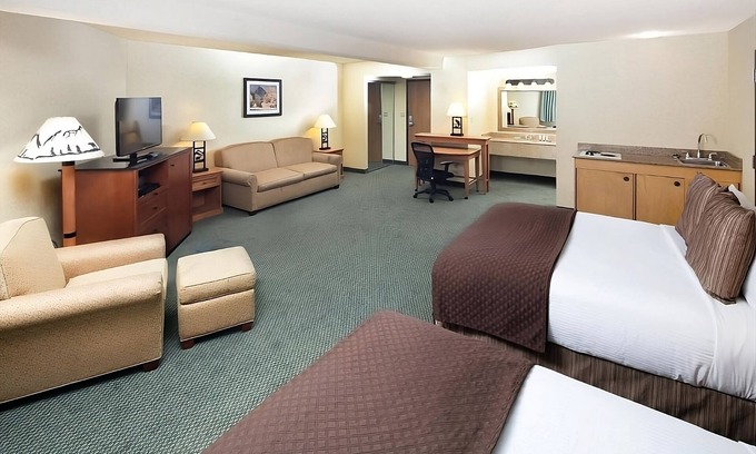 Kalispell Hotel | Fun Nature Trip! 3 Convenient Units, Free Parking, Pool, Pets are Welcome!