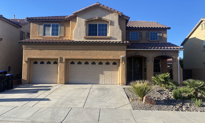 Henderson Casa | Fun, Resort Style, Comfortable Hideaway with Pool and Hot tub.