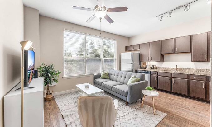 Pleasant Valley Apartamento | Fun SoCo 1BR King Suite w/ GymPickleballLaundry