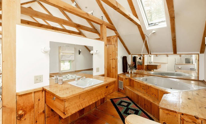Durham Otro | Funky abode with a fireplace place for a small family or artists- pet-friendly!