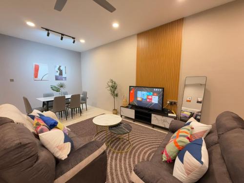 Kuantan Casa | FunkyVila6 14Pax 4BR Near188Tower, HTTA, Airport