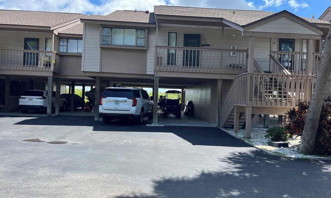 Bokeelia Condominio | Furnished 2-bedroom condo in Bokeelia with, boat dock, pool, storage unit, etc.