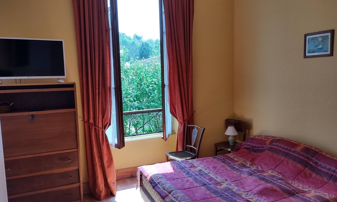Bourbonne-les-Bains Apartamento | Furnished 2-bed apartment sleeps 4