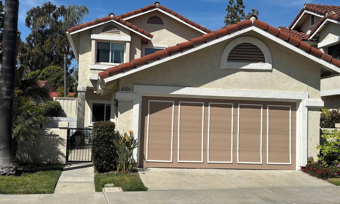 University City Casa | Furnished 3-bedroom house in La Jolla Colony with pool and park