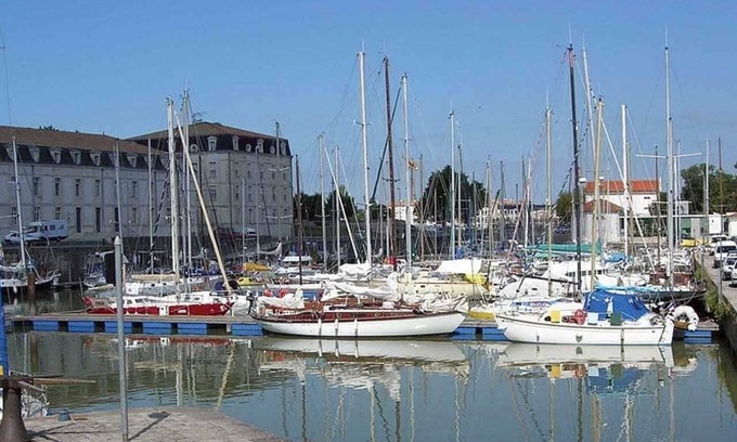 Rochefort Apartamento | Amueblado todo el confort, vista en el puerto deportivo y cerca de las termas
