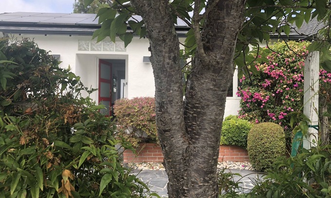 El Segundo Casa | Furnished beach guest house for monthly rentals. 5 min walk to the sandy beach.