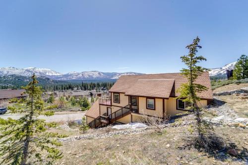 South Lake Tahoe Casa | Furnished Deck and Gas Grill South Lake Tahoe Home!