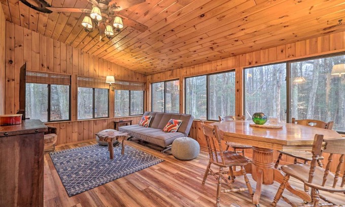 Greentown Casa | Furnished Deck and Fire Pit Lake Wallenpaupack Home
