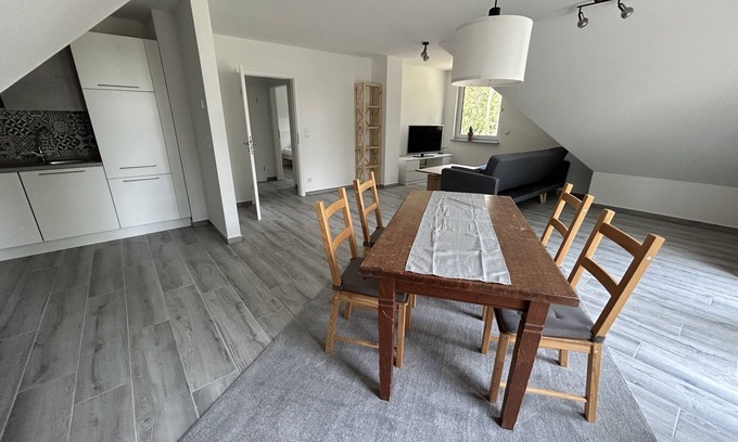 Mellensee Apartamento | Furnished four-room top floor apartment with lake view