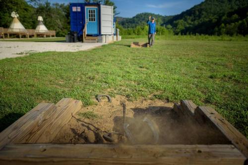 Stanton Otro | Furnished Glamping Tent/River Access/2 Queen Beds
