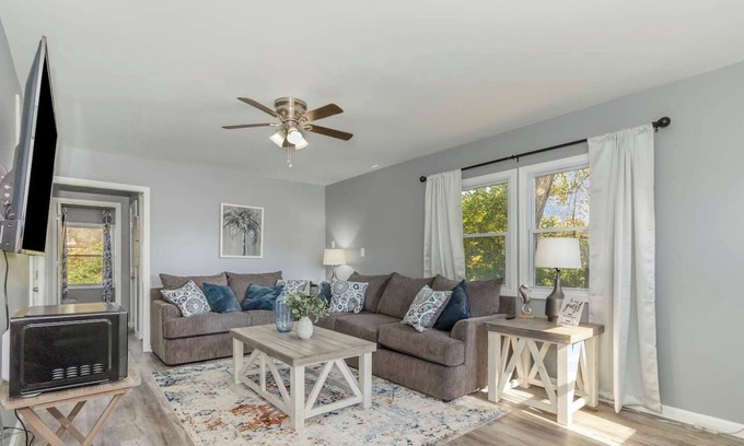 Middletown Casa | Furnished Ranch Home with FREE washer and dryer