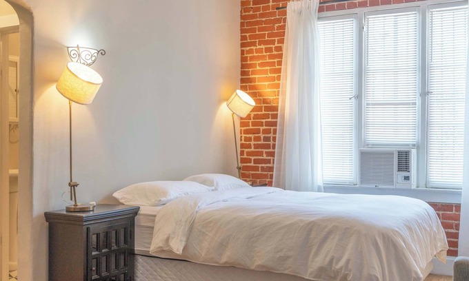 East Hollywood Apartamento | Furnished Studio in Silver Lake