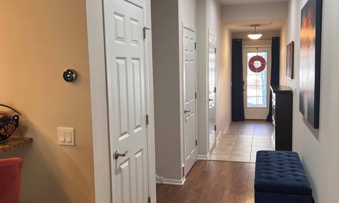 Deephaven Casa | Furnished Townhouse in Minnetonka for flexible term. Furnished or unfurnished