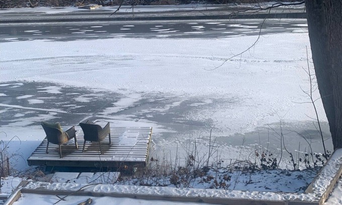 Ottawa Division Casa | Furnished Two Bedroom Waterfront