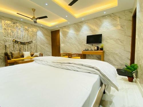 Lajpat Nagar III Hotel | Fusion fox stay
