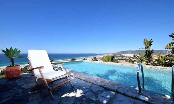 Atlanterra Chalet De Esquí | Fusión de arquitectura vanguardista.Piscina privada y vistas FREE WIFI