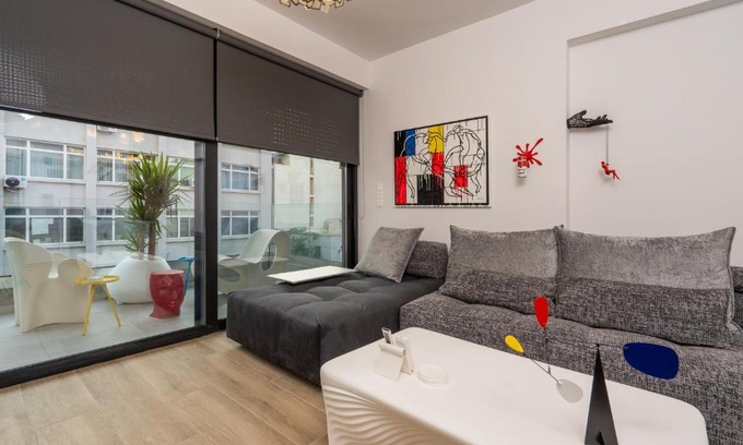 Platia Viktorias Apartamento | Futuristic 2BD Apt by Metro & Pedion Areos Park