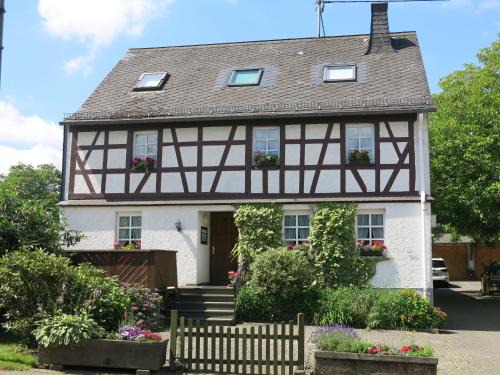 Irmenach Casa | Gästehaus Bauernstube