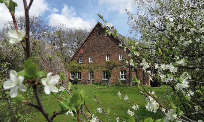 Brockum Apartamento | Gästehof Brockum, altes Bauernhaus, großer Garten